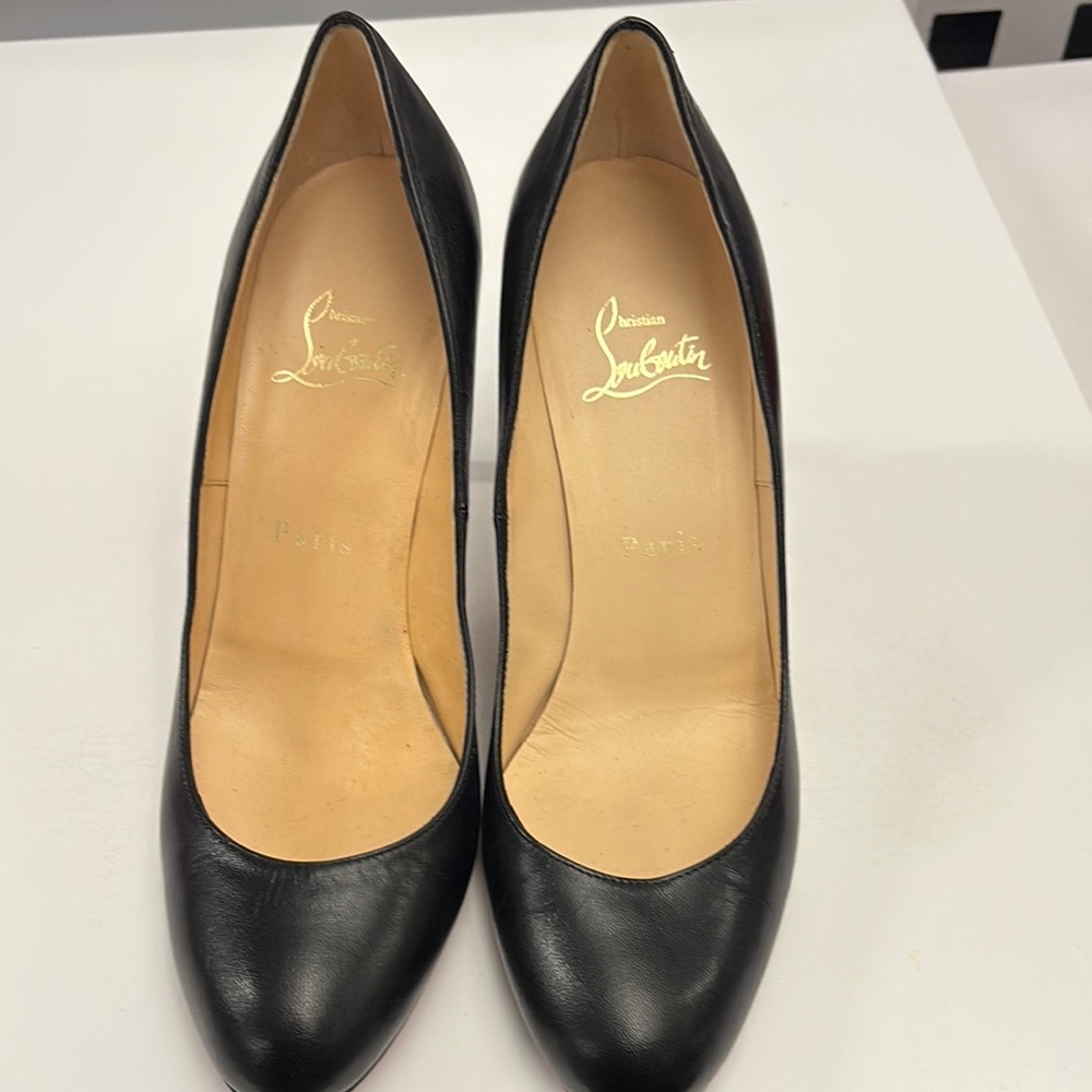Christian Louboutin Classic Black Heels 37.5 GUC